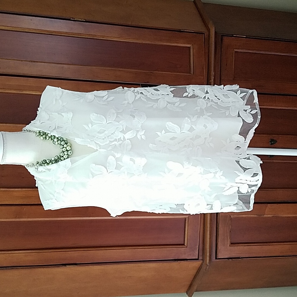Liz Claiborne Sleeveless White Lacy Top XL
